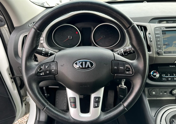 Kia Sportage cena 47900 przebieg: 183000, rok produkcji 2014 z Stawiszyn małe 211